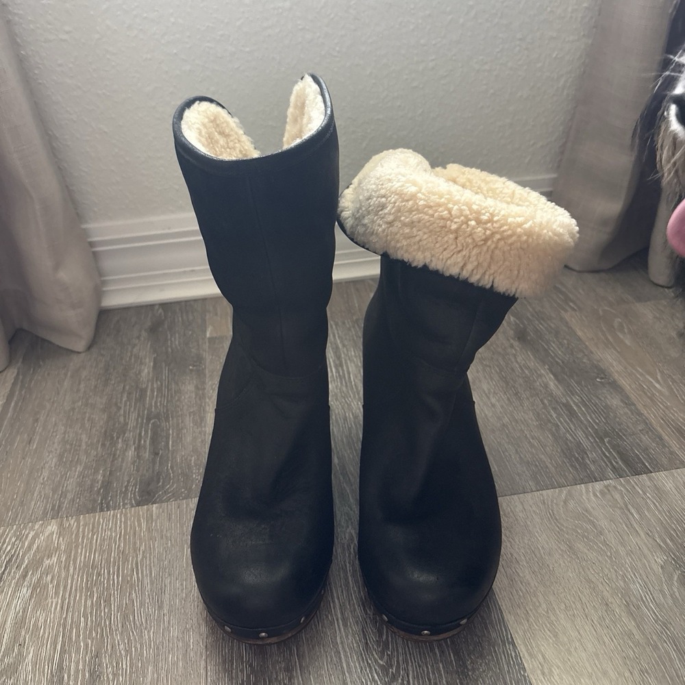 Ugg Carnegie Black Suede Leather Shearling Wood Wedge Heel Clog Boots 9